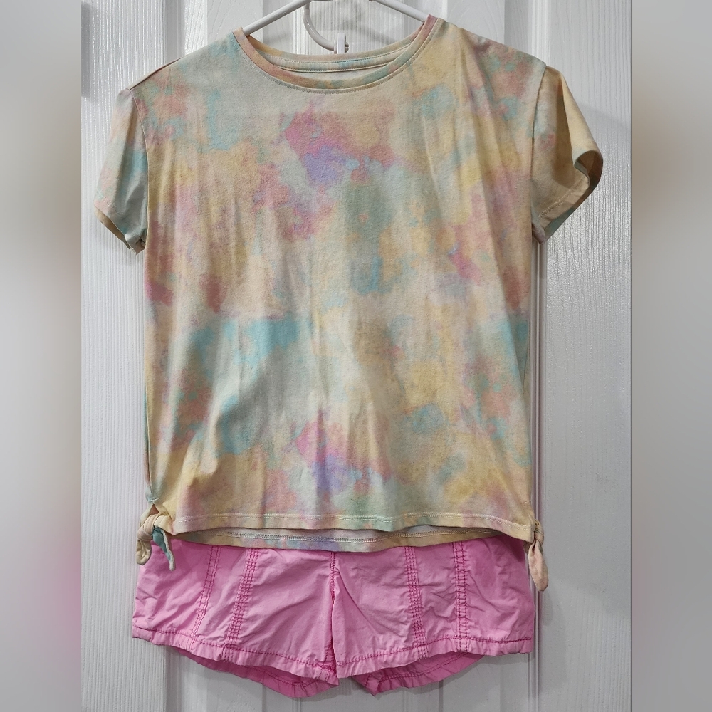 Tie-Dye T-Shirt with Pink Shorts Size: 10